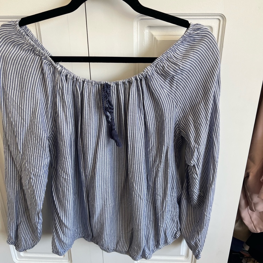 Blue and white stripe off the should Hollister top